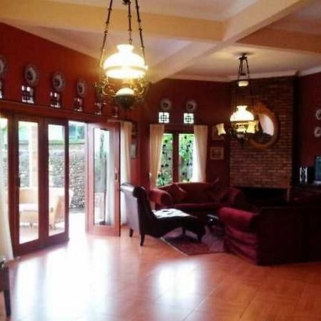 Villa Riri By The London Living Depok Eksteriør billede