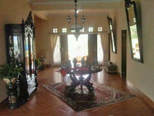 Villa Riri By The London Living Depok Eksteriør billede